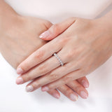 ERPT123_00 Petite Prong Band Ring