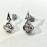 FEDSB01_00 Dancing Diamond Studs Earrings