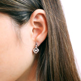 FEDSB01_00 Dancing Diamond Studs Earrings