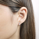 MEDDC01_00 Diamond Line Studs Earrings